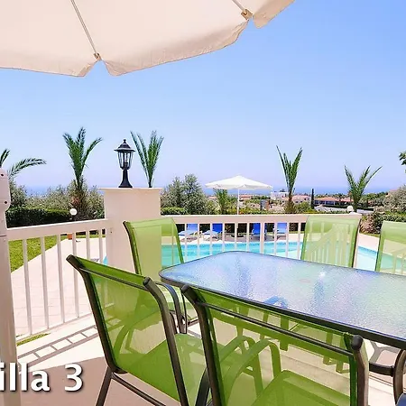 Bungalow In Coral Bay With Sea Views *