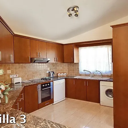Bungalow In Coral Bay With Sea Views Paphos